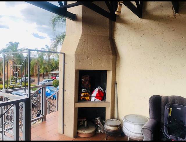 2 BEDROOM APARTMENT FOR SALE IN HIGHVELD